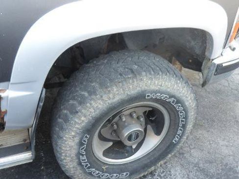 Used 1992 Chevrolet Silverado 2500 4x4 Regular Cab image 9