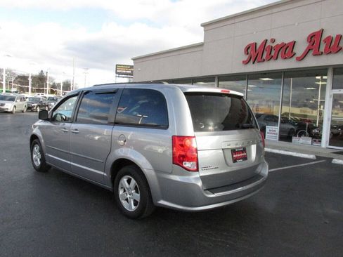 Used 2013 Dodge Grand Caravan SXT FWD image 9