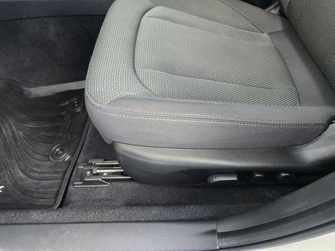 Used 2024 Subaru Crosstrek 2.0i Premium image 19