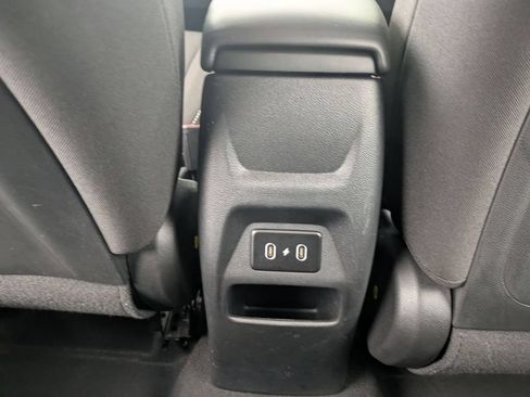 Used 2025 Hyundai Venue SEL FWD image 24