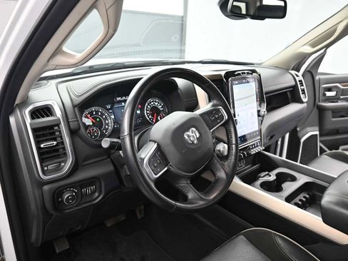 Used 2024 Cadillac XT4 Premium Luxury image 10