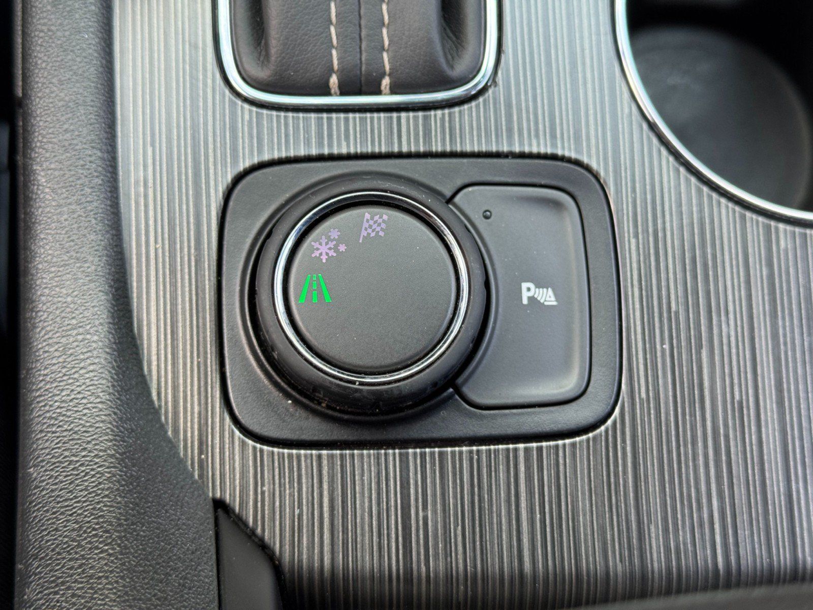 Used 2019 GMC Acadia SLT FWD image 31