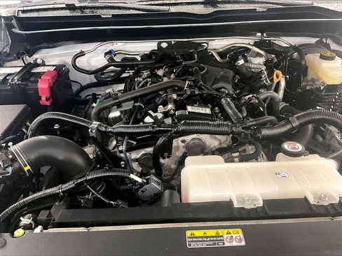 Used 2025 Toyota Tacoma SR5 AWD/4WD image 35