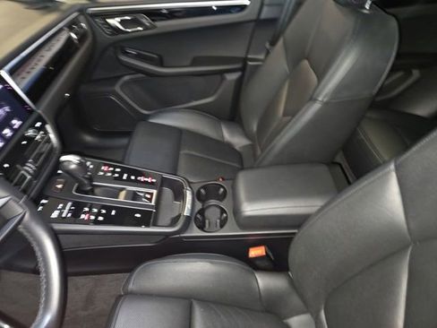 Used 2023 Porsche Macan AWD/4WD image 21