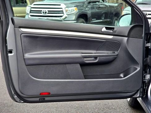 Used 2008 Volkswagen GTI 2-Door image 24