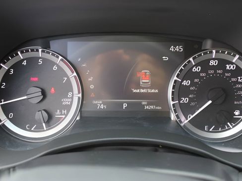 Used 2023 Toyota Highlander XLE AWD/4WD image 11