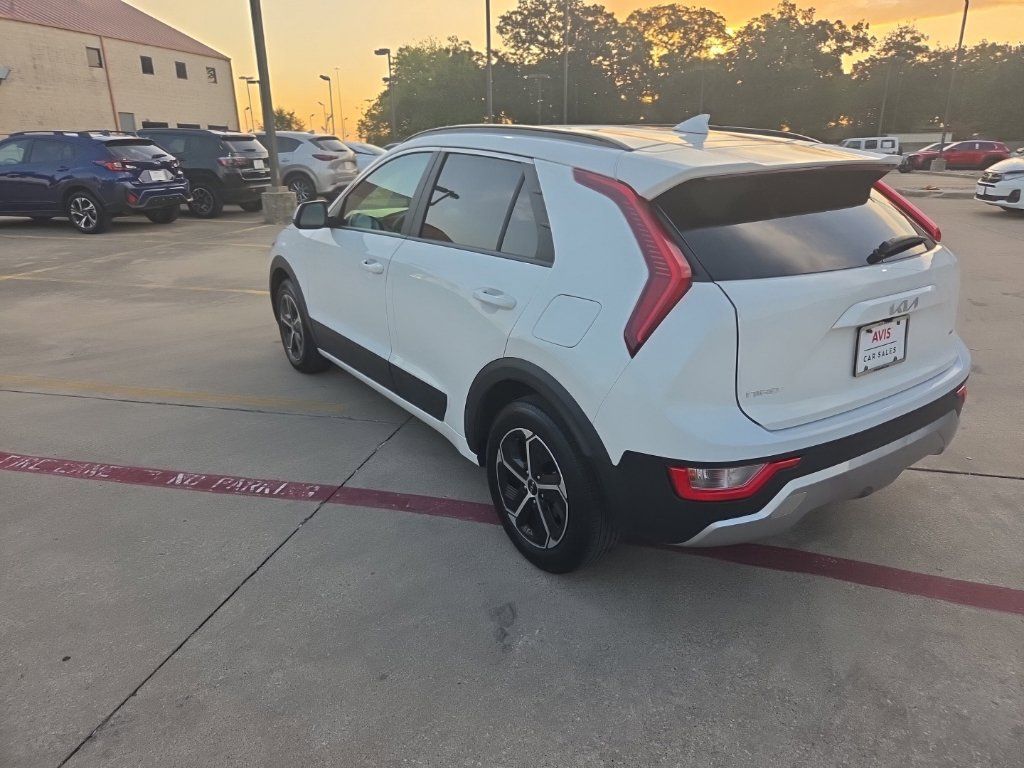 Used 2025 Kia Niro LX FWD image 8