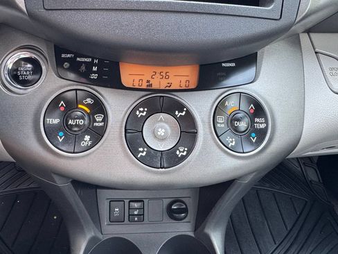 Used 2011 Toyota RAV4 Limited AWD/4WD image 27
