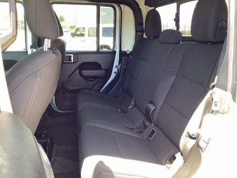 Used 2023 Jeep Gladiator Willys image 25