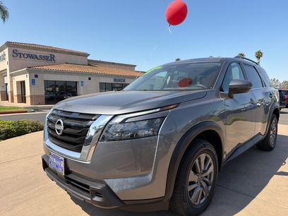 Used 2025 Nissan Pathfinder SV