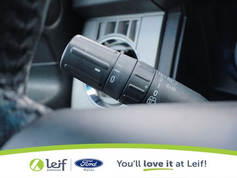 Used 2015 Ford Expedition XLT image 16