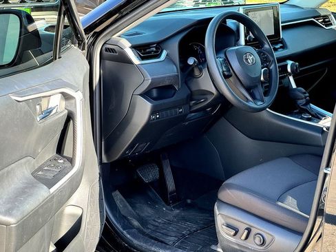 Used 2023 Toyota RAV4 XLE w/ Convenience Package image 11