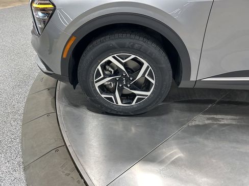 Used 2025 Kia Sportage LX image 30