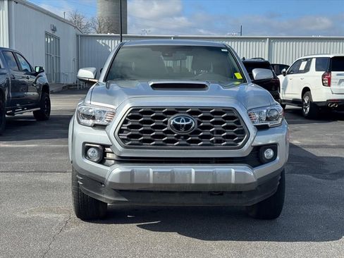 Used 2023 Toyota Tacoma TRD Sport w/ Advanced Technology Package image 8