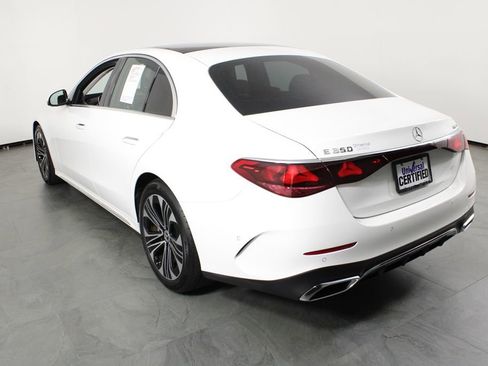 Used 2024 Mercedes-Benz E 350 4MATIC Sedan image 3