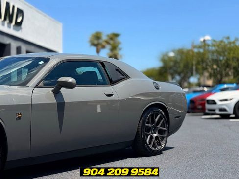 Used 2017 Dodge Challenger R/T Scat Pack RWD image 5