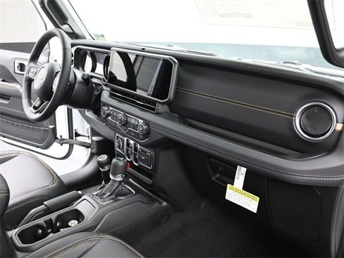 New 2025 Jeep Gladiator Sport w/ Premium Package image 24