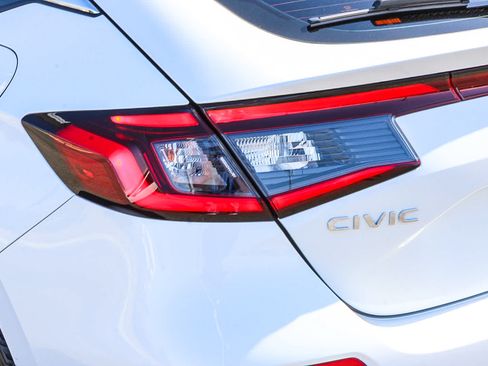 Used 2024 Honda Civic Sport Touring image 9