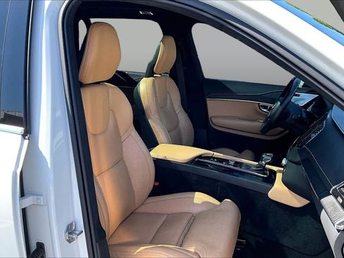 Used 2021 Volvo XC90 T6 Inscription w/ Lounge Package AWD/4WD image 9