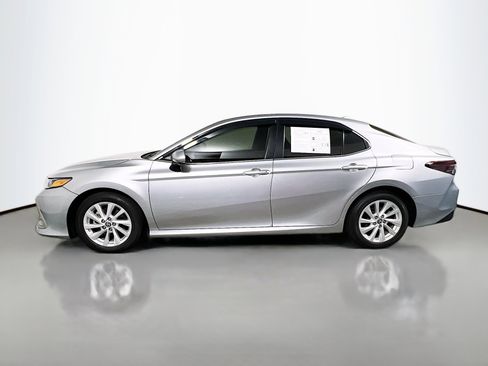Used 2023 Toyota Camry LE image 9