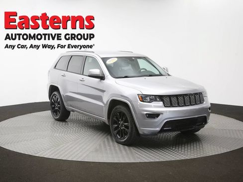 Used 2017 Jeep Grand Cherokee Altitude AWD/4WD image 49