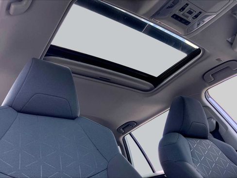 Used 2023 Toyota RAV4 XLE w/ Convenience Package FWD image 14