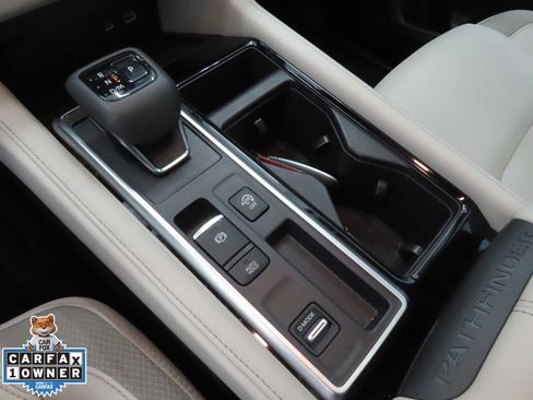 Used 2023 Nissan Pathfinder SL w/ SL Premium Package FWD image 18