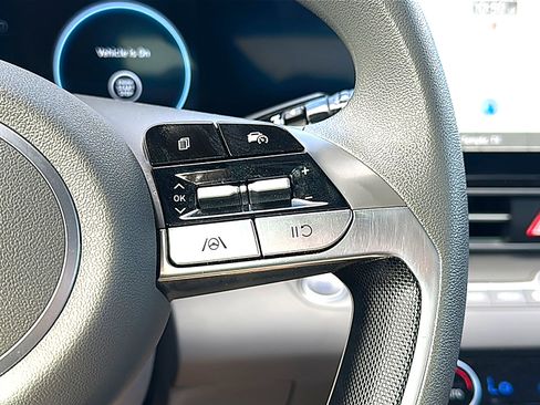 Used 2024 Hyundai Elantra SEL image 28