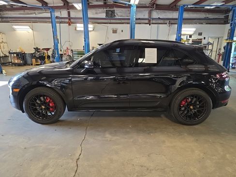 Used 2018 Porsche Macan GTS AWD/4WD image 2