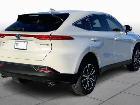 Used 2022 Toyota Venza LE image 13