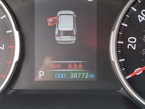 Certified 2021 Toyota RAV4 LE image 22