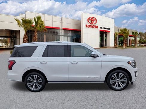 Used 2021 Ford Expedition Platinum image 3