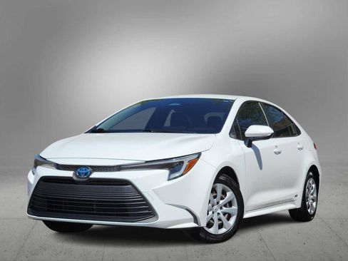 Used 2023 Toyota Corolla LE w/ Carpet Mat Package (TMS) AWD/4WD image 1