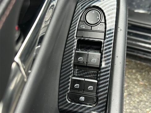 Used 2023 MAZDA MAZDA3 s image 21