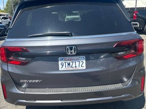 Used 2025 Honda Odyssey EX-L image 4