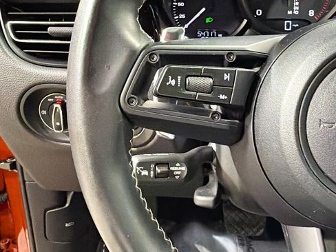 Certified 2023 Porsche Macan Turbo AWD/4WD image 36