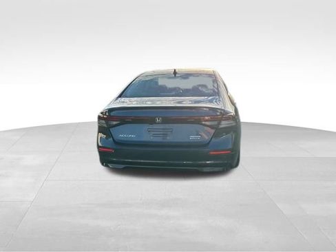 Used 2023 Honda Accord Touring image 6