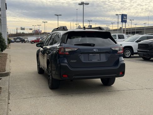 Used 2023 Subaru Outback Onyx Edition image 7