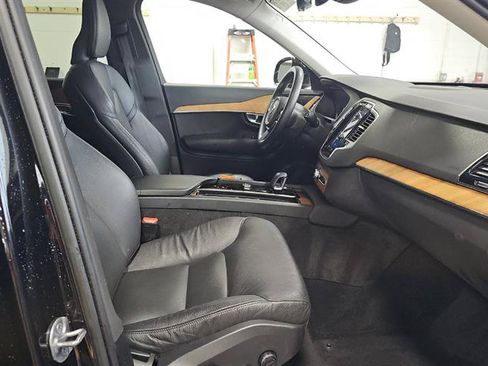 Used 2023 Volvo XC90 T8 Plus AWD/4WD image 7