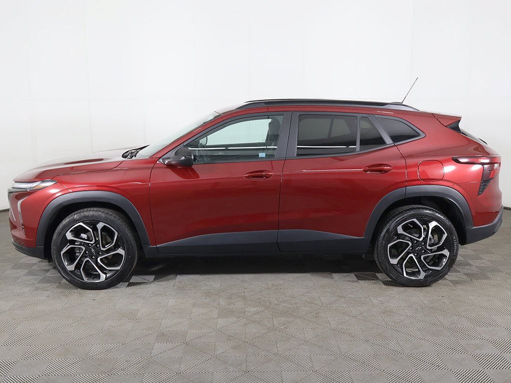 Used 2024 Chevrolet Trax RS w/ Driver Confidence Package FWD image 18