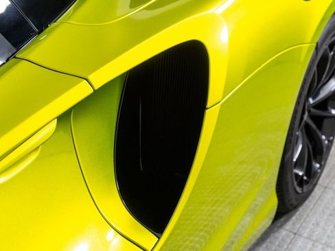 Used 2025 McLaren Artura Spider image 17