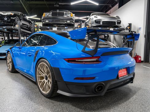 Used 2018 Porsche 911 GT2 RS RWD image 6