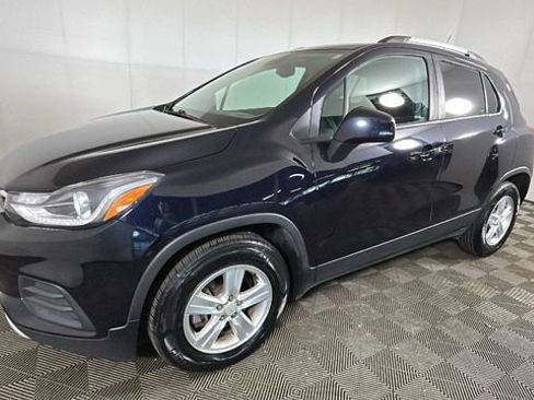 Used 2021 Chevrolet Trax LT FWD image 6