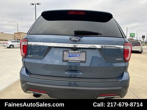 Used 2018 Ford Explorer XLT image 16