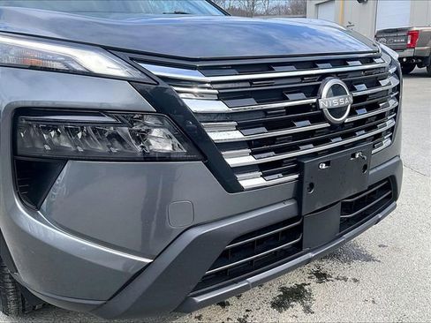 Used 2024 Nissan Rogue SV image 29