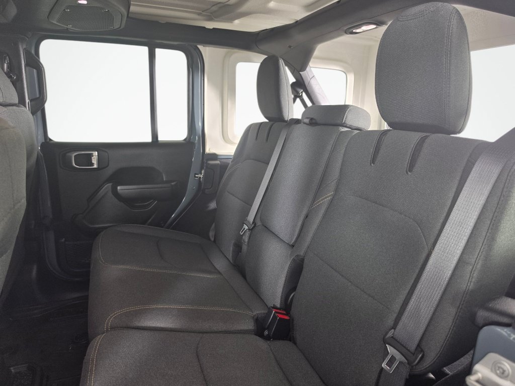 Used 2024 Jeep Wrangler Unlimited AWD/4WD image 32