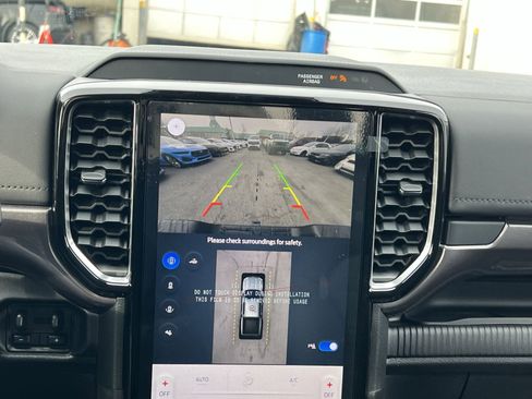 New 2025 Ford Ranger Lariat w/ FX4 Off-Road Package image 19