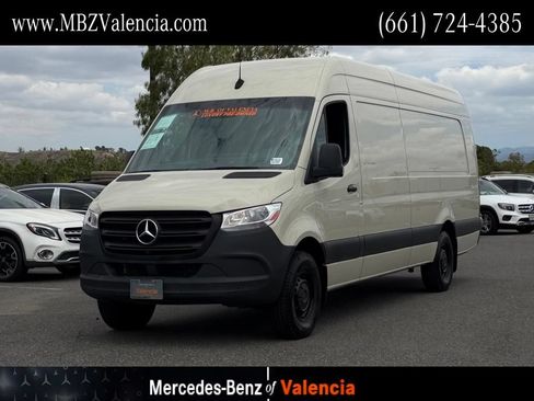 Used 2024 Mercedes-Benz Sprinter 2500 image 1