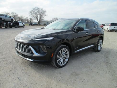 New 2026 Buick Envision Avenir image 8