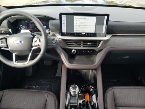 New 2026 Ford Explorer Platinum w/ LUX Leather Package image 18